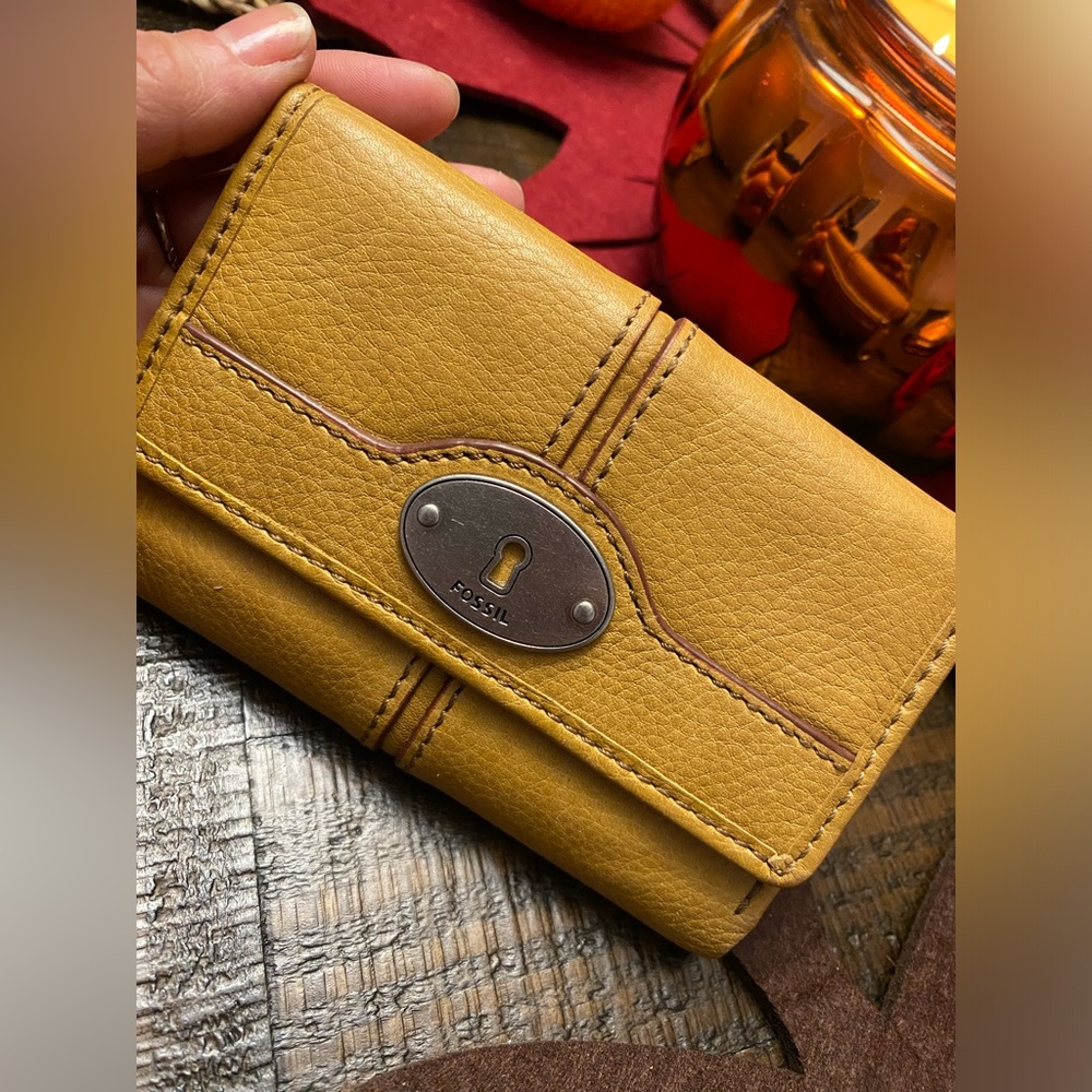FOSSIL Leather Wallet ❤️